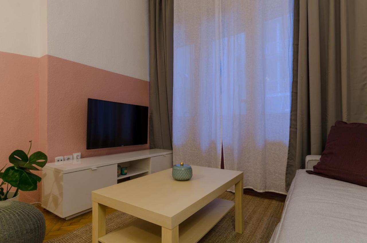 부다페스트 Studio Next To Kiraly Street Kd11 아파트 외부 사진